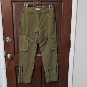 NWT Standard Cloth Cargos Medium